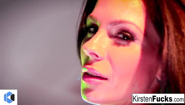 Hollywood movie lights solo with Kirsten Price