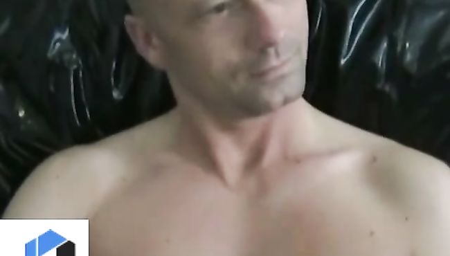 Maik Jerks Off