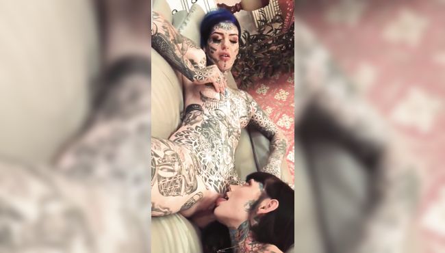 Hot tattooed babies pussy licking